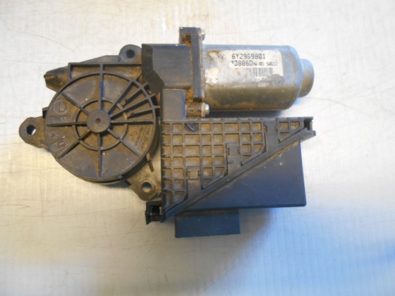 Motor Elevador Vidro Frt Drt VW Polo 2005 MEV158